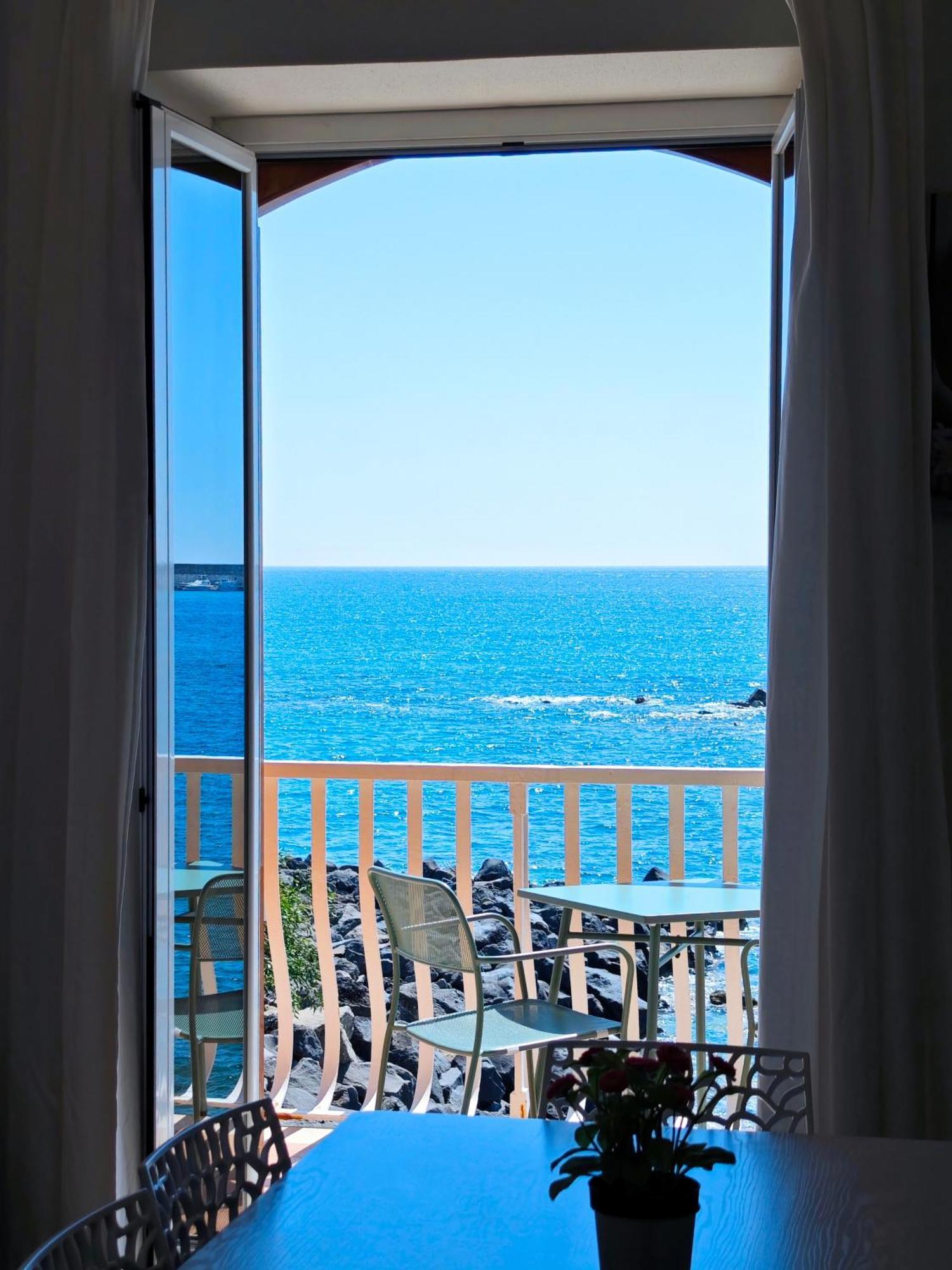 Super Panorama & Astonishing Apartment Seaview Giardini Naxos Exteriör bild